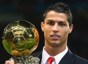 开云体育直播-年度焦点之战，那不勒斯风暴冲垮勒沃库森不败金身