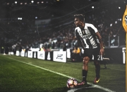 开云体育-赛道风云，雷诺逆袭梅赛德斯，维斯塔潘持续火热统治赛场