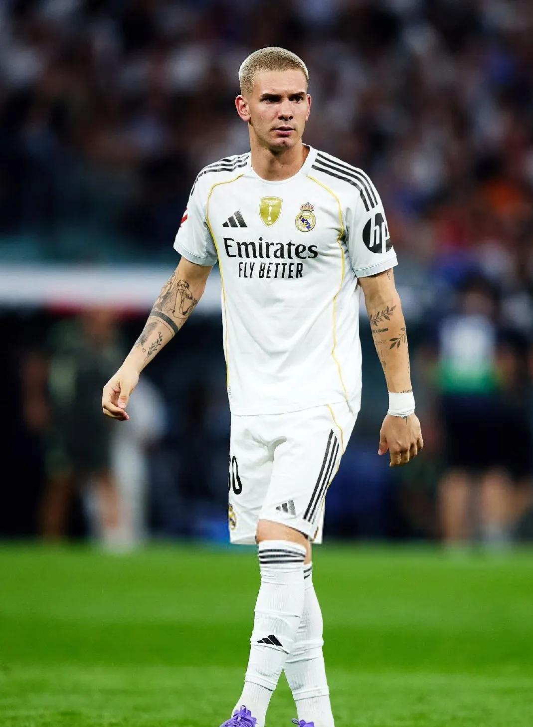 关于皇马主帅赞誉年轻后卫表现超预期的信息