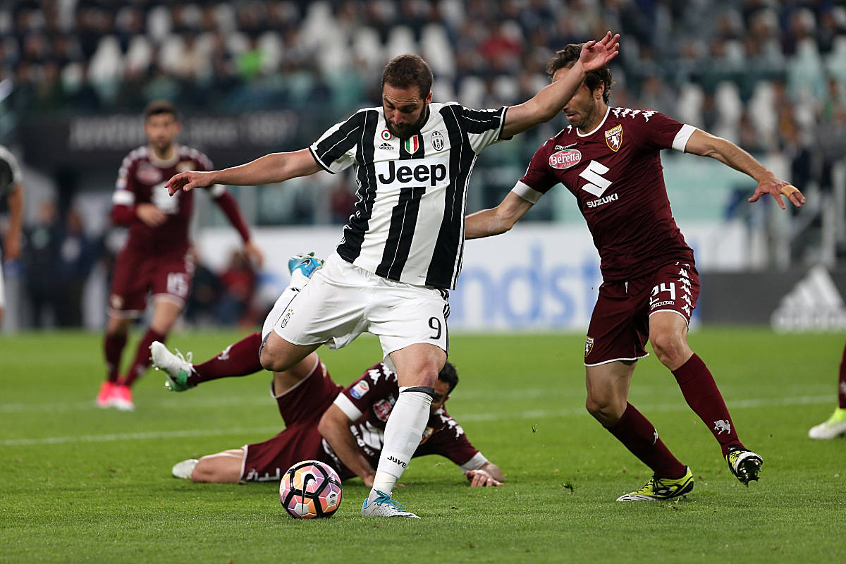 包含都灵中场发挥稳定，助球队连续取得胜利的词条