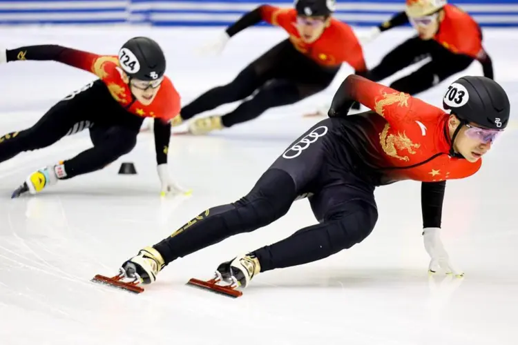 短道速滑女队高歌猛进,再添一金的简单介绍 短道速滑女队高歌猛进,再添一金的简单介绍