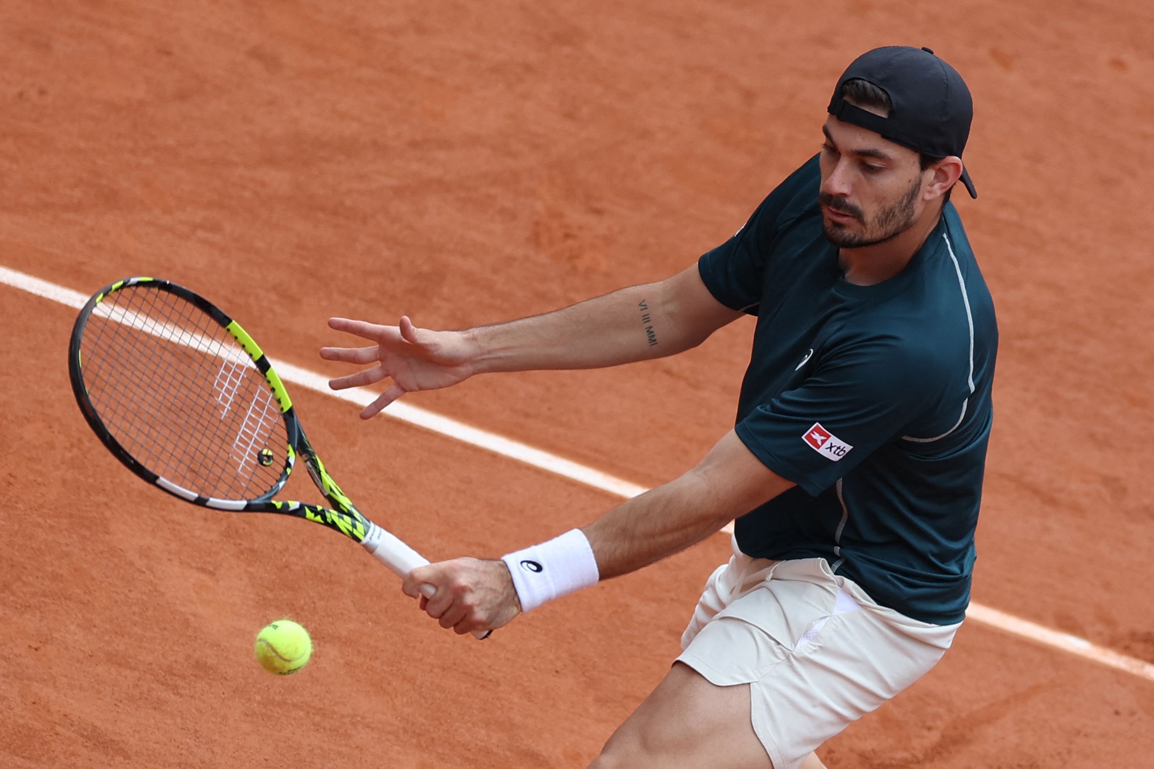 关于欧洲网球队险胜美国网球队，阿尔卡拉斯绝境逆转的信息