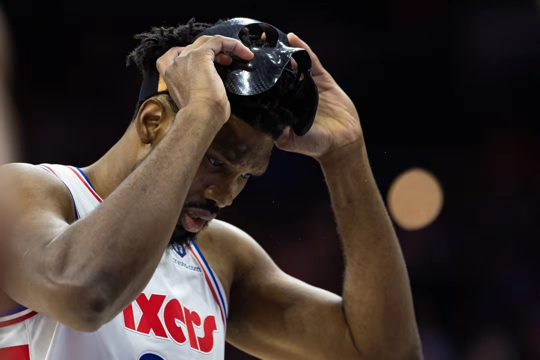 关于菲律宾男篮强势凯尔特人B队，布克制霸全场的信息