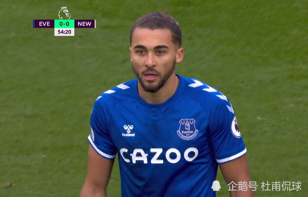 哥伦比亚队后防线表现出色稳固 哥伦比亚队后防线表现出色稳固