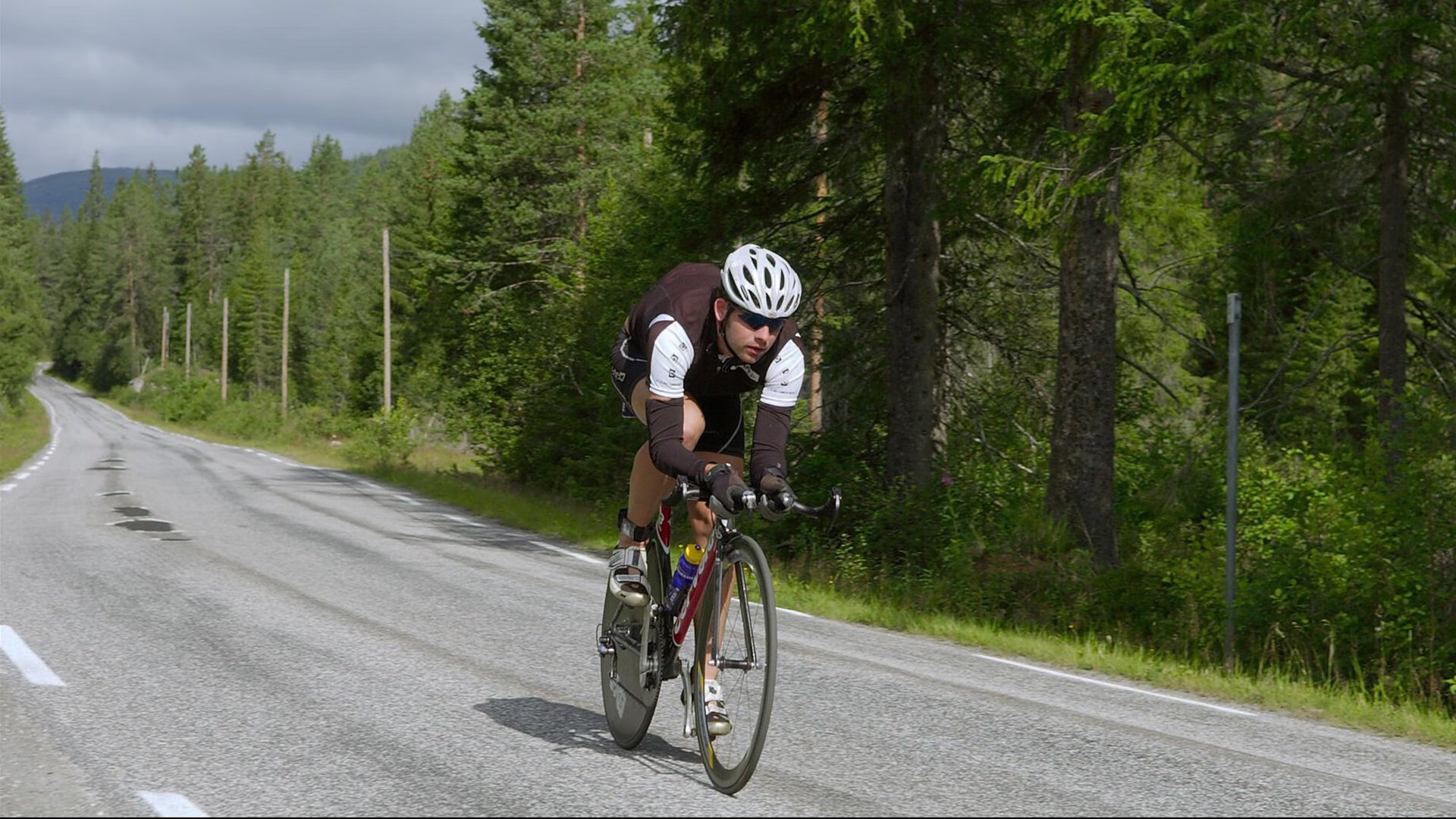 当骑士的铁蹄碾过雷霆，莫兰特在F1的街道上接管了比赛