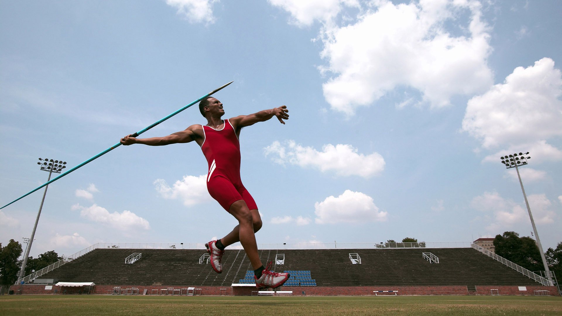 赛场烽火，新疆力克天津，塔图姆点燃激情之夜